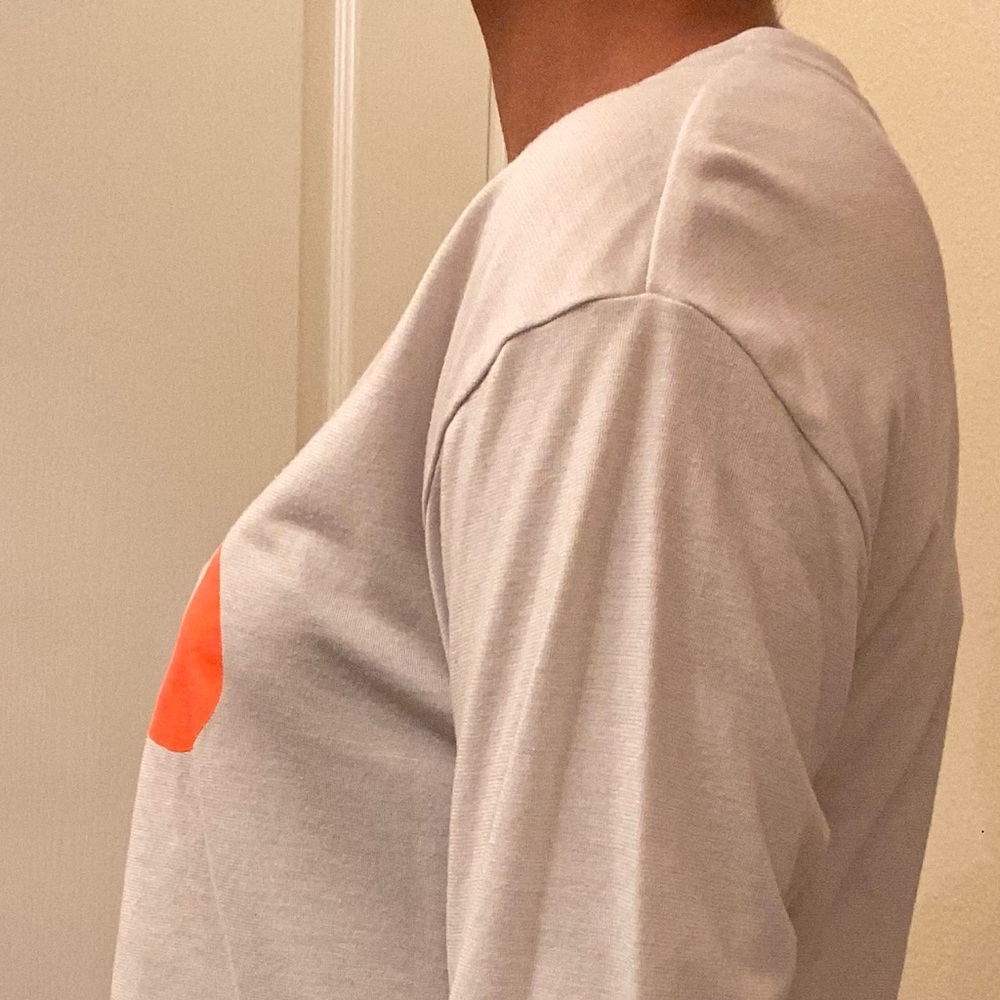 Cream Nike Long Sleeve - Picture 5 of 6